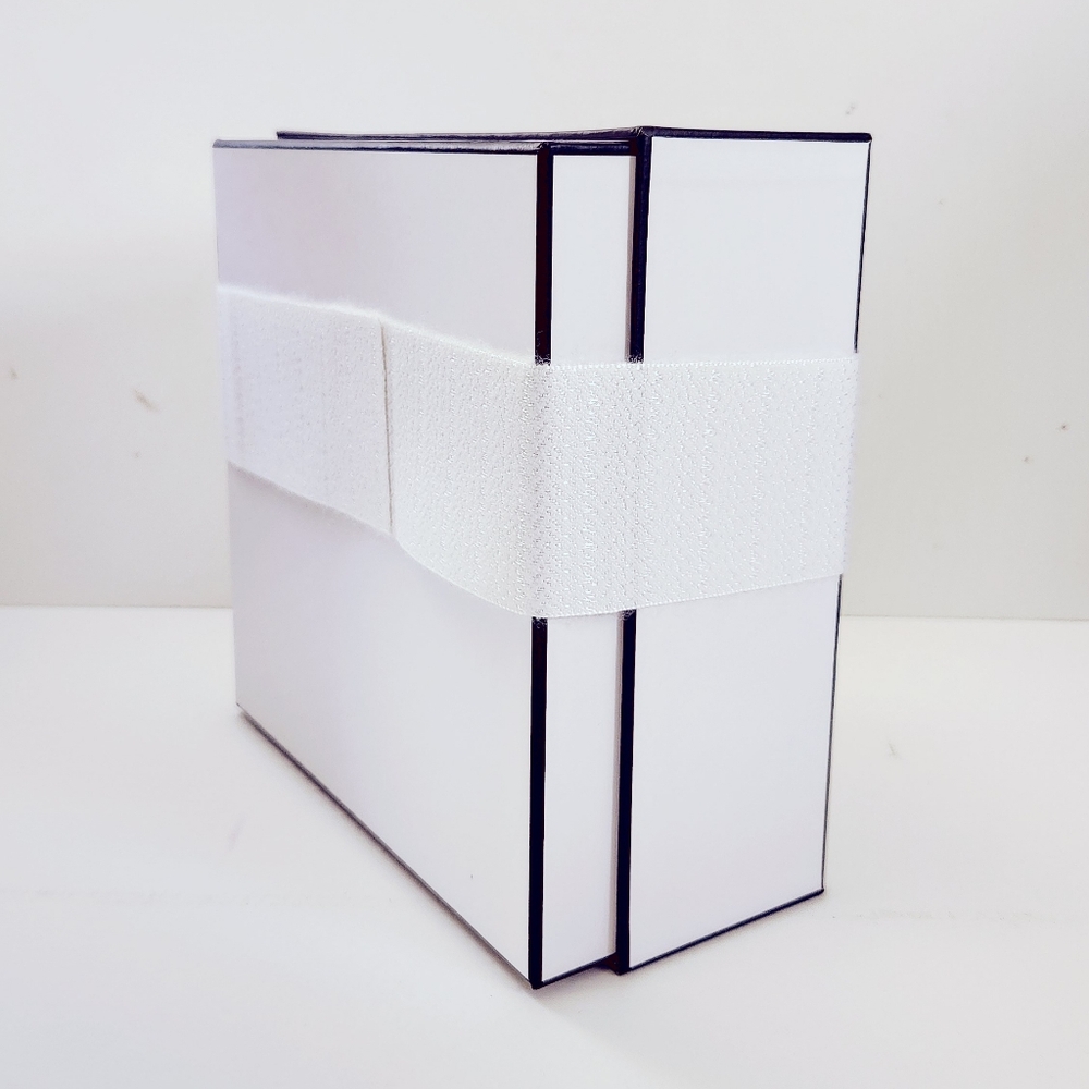 Chanel Gift Box - Picture 5 of 9